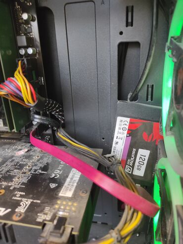 Masaüstü kompüterlər və iş stansiyaları: Masaüstü kompüter – oyun və gündəlik istifadə üçün hazır sistem Əsas — 8