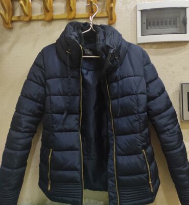 deve satilir: Женская куртка S (EU 36), M (EU 38), цвет - Синий