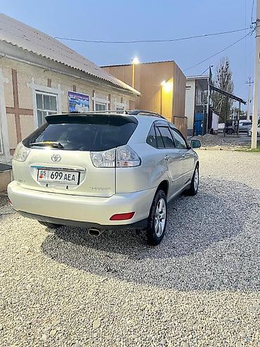 Другие автомобили: Кроссовер (правый руль) в серебристом цвете. Основные особенности: - — 5