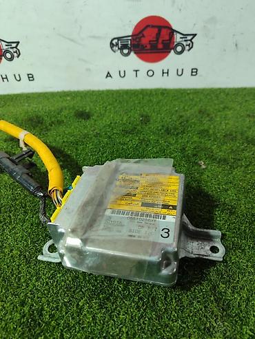 Блок управления Airbag (SRS) Toyota Avensis - Двигатель: 3ZZ-FE 1.6 -
