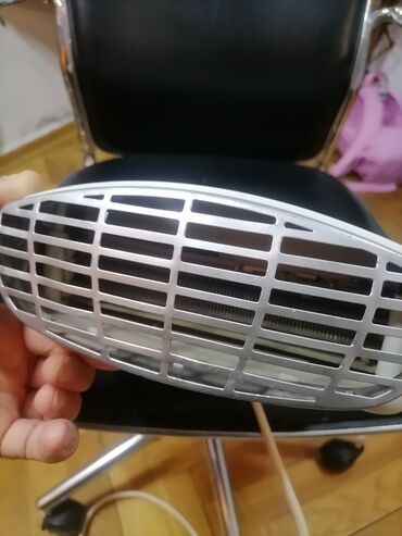 Kaloriferi: Grejalica duvaljka 2000 w ispravna MIDEA. dobra
 Mirjevo — 11