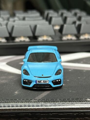 Игрушки: Hotwheels Premium “Boulevard” Porsche Cayman GT4 1/64 в идеальном