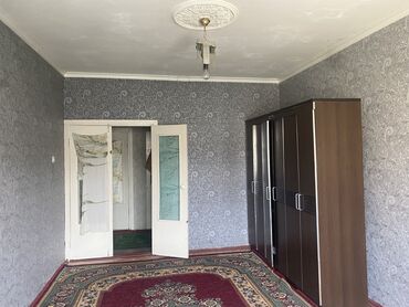 сдаю квартиру на длительный срок в районе кызыл аскерь: 2 комнаты, 50 м², 105 серия, 4 этаж, Старый ремонт