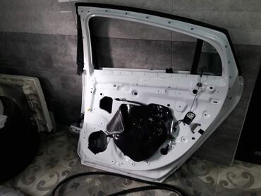 Avtomobil qapıları: Chevrolet Volt GEN 2 2018 Kuzov ehtiyat hissələri .antfrizləri — 2