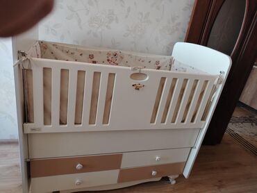 Beşiklər: Oğlan və qız üçün, Yeni, Dördbucaq, Beşik, Dəst ilə, Matras ilə, Yellənmə mexanizm ilə lalafo.az -da Beşiklər: Oğlan və qız üçün, Yeni, Dördbucaq, Beşik, Dəst ilə, Matras ilə, Yellənmə mexanizm ilə