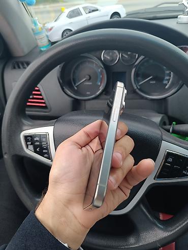 Apple iPhone: Gümüşü, Face ID — 6