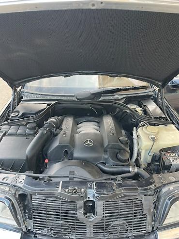 mercedes 208 d: Mercedes-Benz 240: 2.4 l | 1998 il Sedan — 10