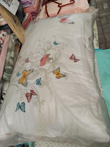 bed sheets: Подушка декоративно-спальная с принтом «Бабочки». - Размер — 1