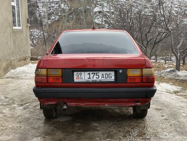 Audi: Audi 100: 1988 г., 1.8 л, Механика, Бензин, Седан