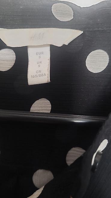 polo duksevi: H&M košulja na tufne - Brend: H&M - Veličina: S (EUR S / UK S — 4