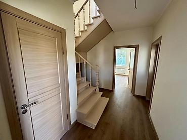 двухуров: 🏡 Продается двухуровневый таунхаус 115 м² с новым ремонтом в закрытом — 9