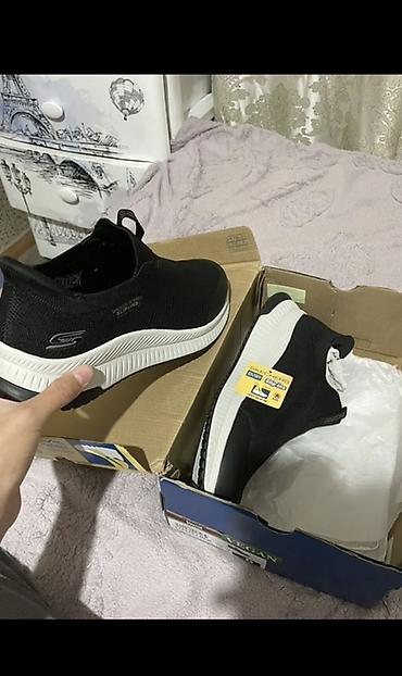 Кроссовки, 42.5, 43, Skechers, Новый, цвет - Черный