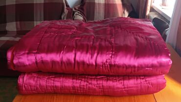 hann под одним одеялом: Одеяла ватные полутораспальные атласные 1,42 на 2метра каждая