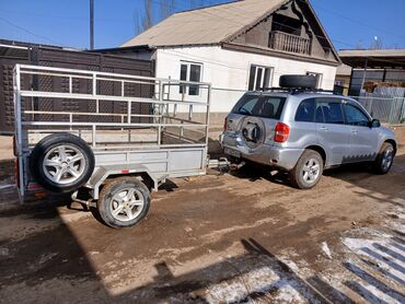 марк 2 2003: Toyota RAV4: 2004 г., 2 л, Механика, Бензин, Внедорожник