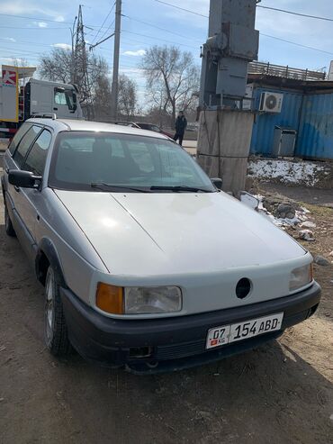 Volkswagen: Volkswagen Passat: 1990 г., 1.8 л, Механика, Бензин, Универсал