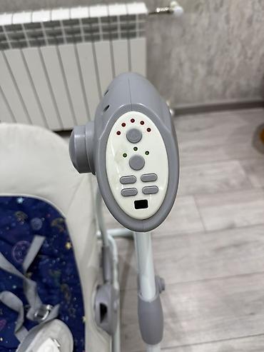 Beşiklər: Uşaq üçün elektrikli yelləncək-kreslo - Güclü metal karkaslı, geniş — 4