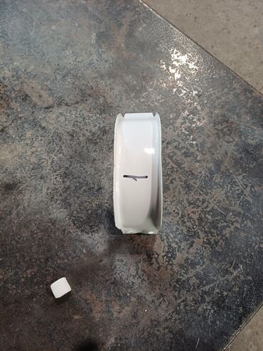 Digər metal məhsullar: Məhsul: Yumru nov üçün xamutlar Təsvir: - Yağış suyu sistemlərində — 12