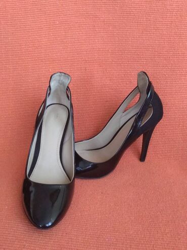 Salonke: Salonke, Zara, 39 — 6
