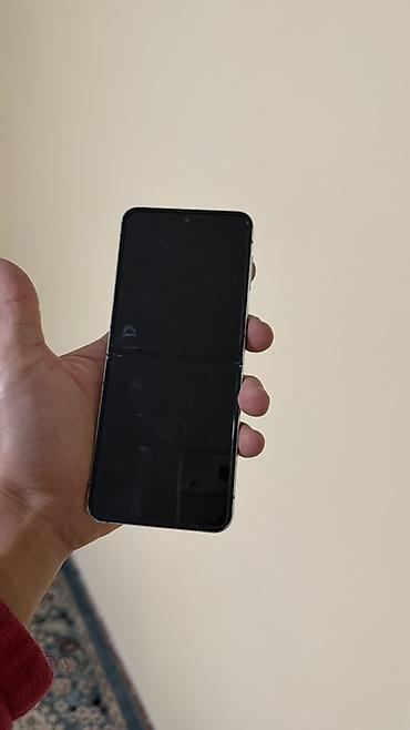 телефон расклодушка: Samsung Galaxy Z Flip 5, Б/у, 256 ГБ — 3