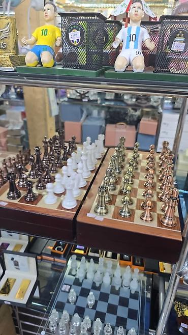 Şahmatlar: Sahmatlat müxtəlif ölçülerde ve müxtəlif qiymetlerde.fiqurlar taxta ve — 6