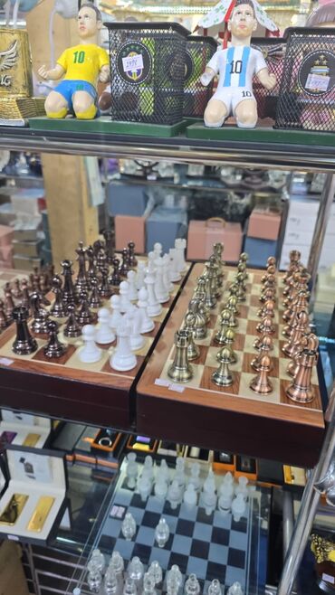 Futlyarlar, çexollar: Sahmatlar.muxtelif.
 yenidir.qiymetler ferqlıdir — 16