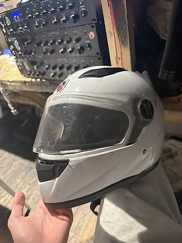 Ağ tam üzlü motosiklet dəbilqəsi - Korpus: aerodinamik formalı, sərt lalafo.az -da Ağ tam üzlü motosiklet dəbilqəsi - Korpus: aerodinamik formalı, sərt