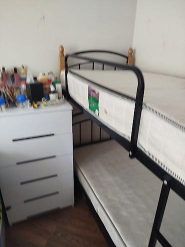 matras demiri: İki mərtəbəli çarpayı – metal və ağac kombinasiyas pulsuz catırma var — 4