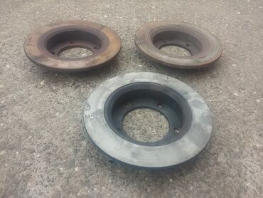 Auto delovi: Diskovi kocnica Lada Niva. Polovno, ocuvano, skinute sa rastavljenih — 6