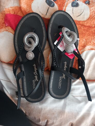 zara prsluk od vestacke koze: Sandale, 39