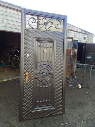 Giriş qapıları: Yeni Giriş qapısı Zəmanətli, Ödənişli quraşdırma, Ünvandan götürmə — 27