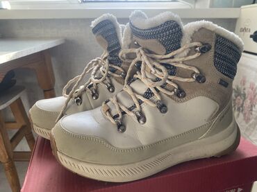 Ботинки и ботильоны: Humtto ботинки Размер 38 
3500с — 15