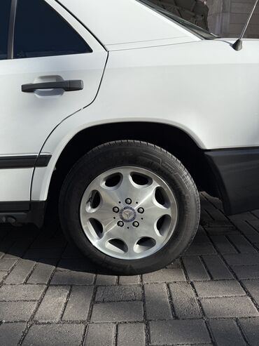 Mercedes-Benz: Mercedes-Benz W124: 1989 г., 3 л, Автомат, Бензин, Седан at lalafo.kg — 8 Mercedes-Benz: Mercedes-Benz W124: 1989 г., 3 л, Автомат, Бензин, Седан — 8