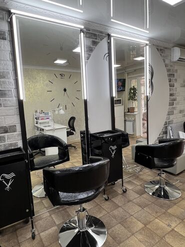 сдается место в салоне: Сдается кресло парикмахерское в аренду или на % 1через 1с доступом