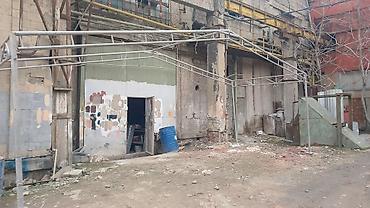 keçmə taxta: 8×30 metr keçmə çardaq var.4500 aznə.Bakıdadır — 1