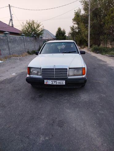 продаю мерседес 220: Mercedes-Benz E-Class: 1989 г., 2.3 л, Механика, Бензин, Седан