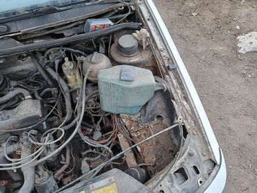 Volkswagen: Volkswagen Passat: 1991 г., 1.8 л, Механика, Бензин, Универсал — 4