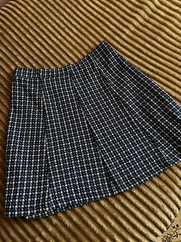 Ətəklər: Xanım ətəyi – qısa, A-kəsim - Naxış: xırda dama/“houndstooth” — 1