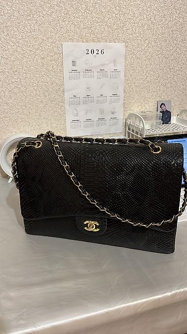 chanel mademoiselle: Yeni kimidi.toplamda 3 4 defe taxilib istifade olunmadigi ucun satilir — 1
