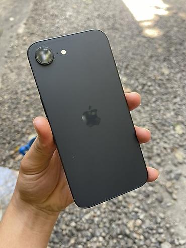 apple iphone se: IPhone 16e, 128 ГБ, чёрный 95% — 3