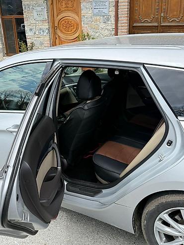 фольксваген пассат 1: Hyundai i40: 1.7 л | 2016 г. Седан — 6