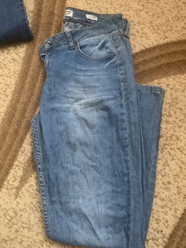 Şalvarlar: Hamısı birlikdə 20 mnt. Təmizdilər, cırığı söküyü yoxdu 4 şalvar, bir — 5