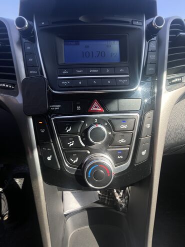 ipod 3 touch: Hyundai i30: 2014 г., 1.4 л, Механика, Бензин, Хэтчбэк