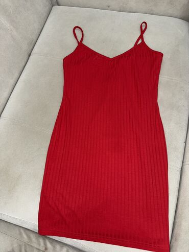 Вечерние платья: Девочки, разрузка гардероба, платья носила только раз, цены от 300 до — 7