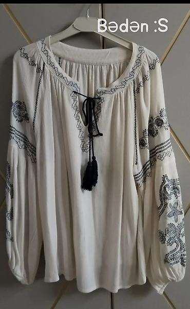 Pencəklər: Ucuz qiymətə hər birinə satıram 1) Qara blazer jakey - Bədən: 34 - — 24