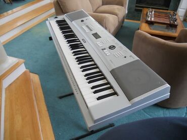 клавиша синтезатор: Yamaha DGX 220 синтезатор-пианино + стойка, автоаккомпанемент, 76