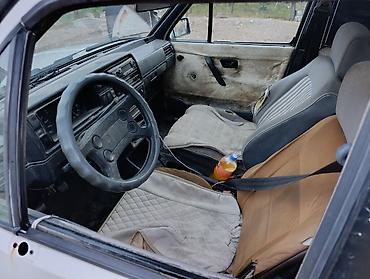раф 4 1995: Volkswagen Jetta: 1991 г., 1.8 л, Механика, Бензин, Седан — 6