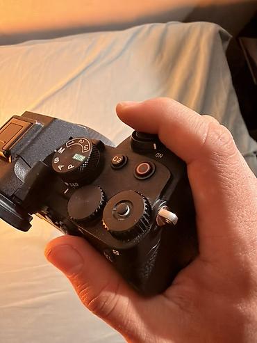 camera canon: Полнокадровая беззеркальная камера Sony Alpha 7 IV (ILCE‑7M4) — — 3