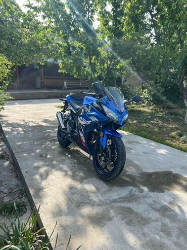 Мотоциклы: Спортивный мотоцикл классического форм‑фактора с полным обвесом — 5