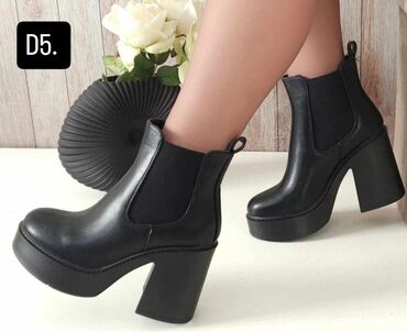 alexander mcqueen 37: Ankle boots, 39