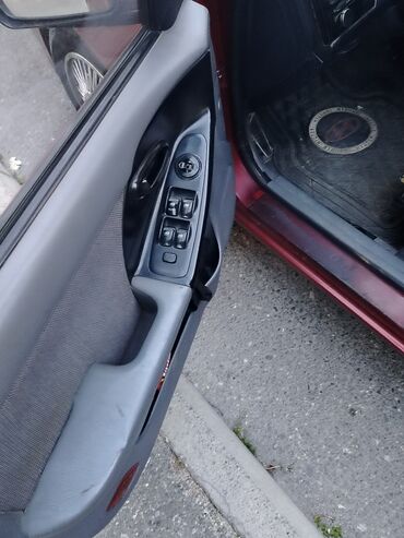 Hyundai: Hyundai Elantra: 1.6 l | 2005 il Sedan — 9